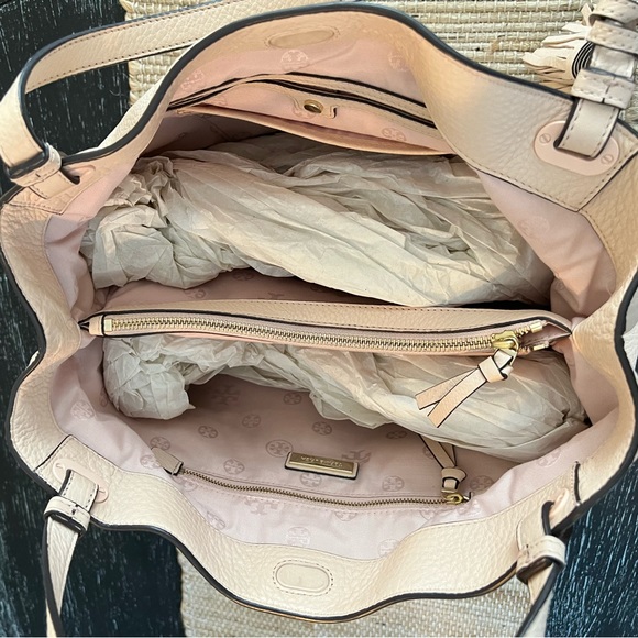 Authentic Tory Burch Thea Center Zip Tote w/ matching Tory Burch wallet. - Picture 5 of 14